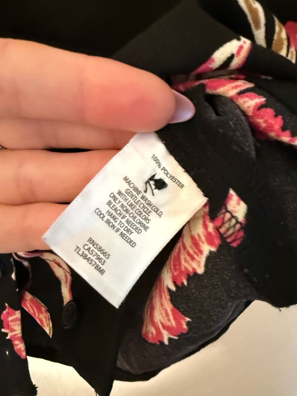 LEITH Floral Crop Top Black Pink Hawaiian Shirt Blouse Button Down V Neck Flowy - Picture 9 of 11